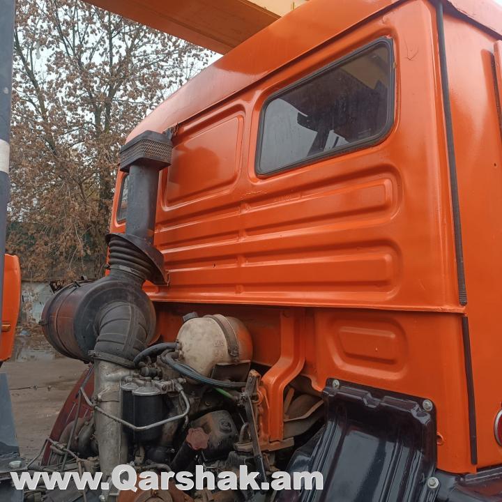 Aftokran 25 tonn 22 metr