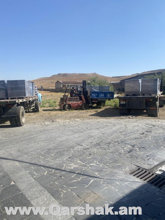 Բեռնափոխադրումներ եւ բանվորական ուժ