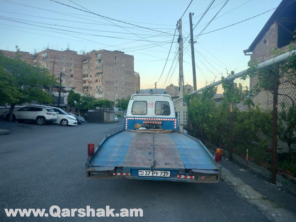 Բեռնափոխադրում ավտոքարշակ